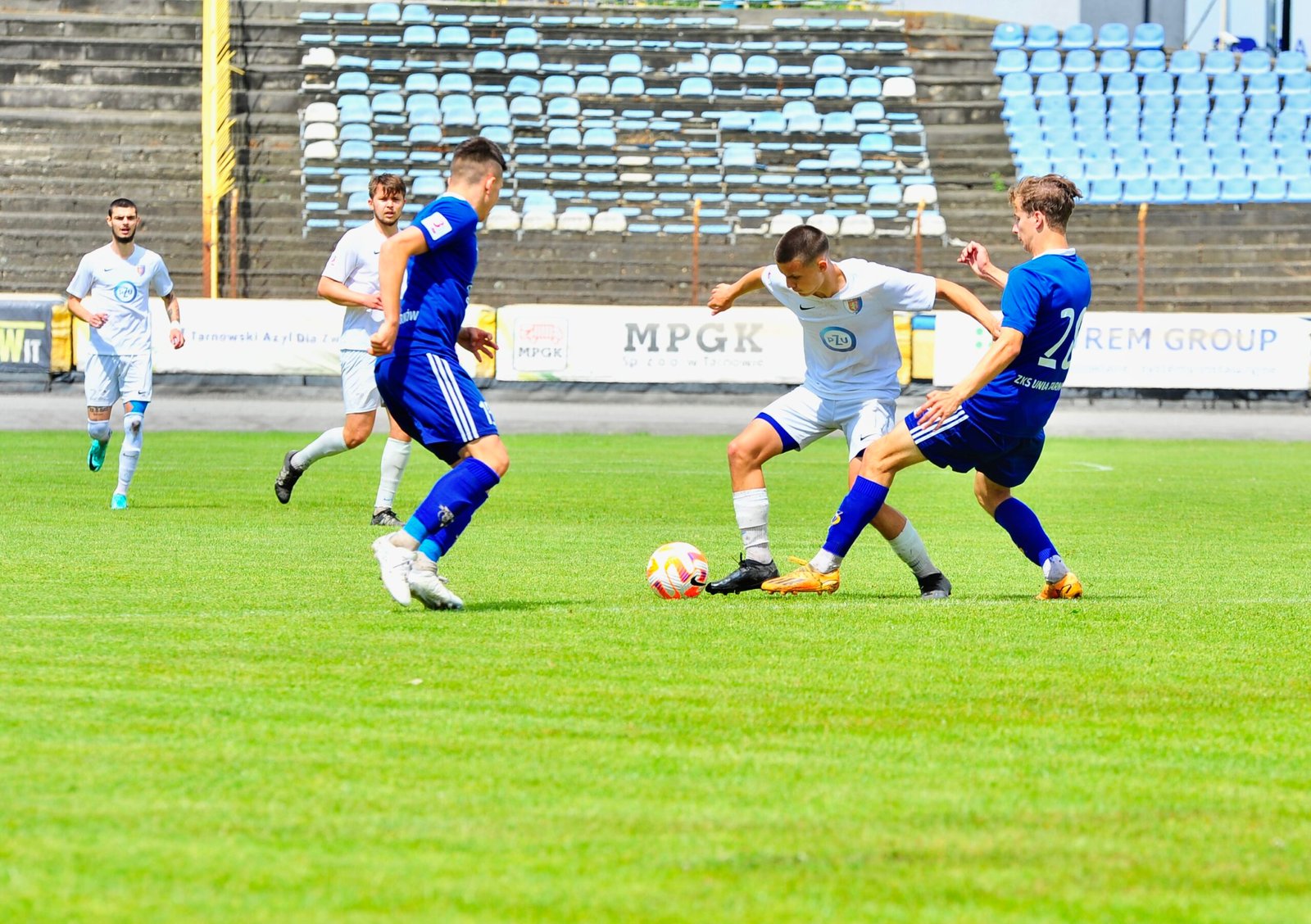 Unia Tarnów uległa Karpatom Krosno 1:4 w zaciętym spotkaniu [zdjęcia]