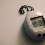 Cyfrowy przyjaciel z lat 90. wraca do łask – co warto wiedzieć o fenomenie Tamagotchi?