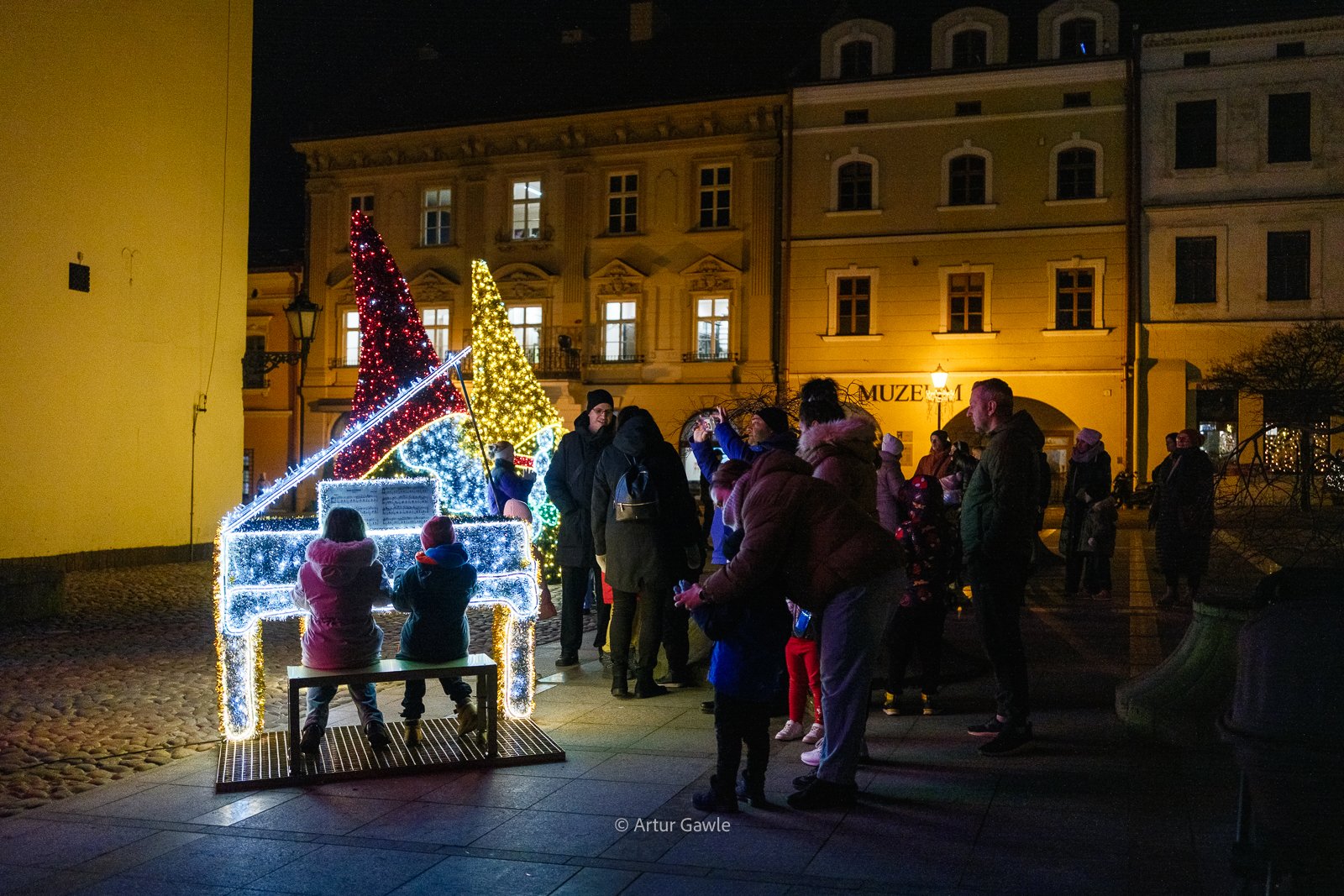 Tarnów już w świątecznym nastroju po wizycie Mikołaja [zdjęcia]