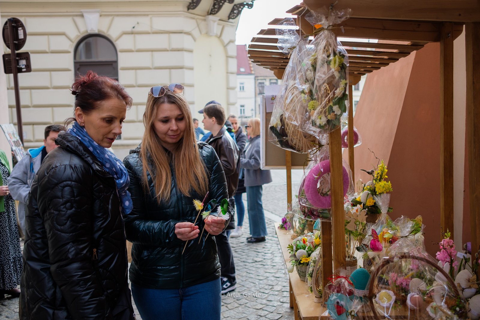 Świąteczny klimat na Piekarskiej. Rozpoczął się kiermasz wielkanocnego rękodzieła [zdjęcia]