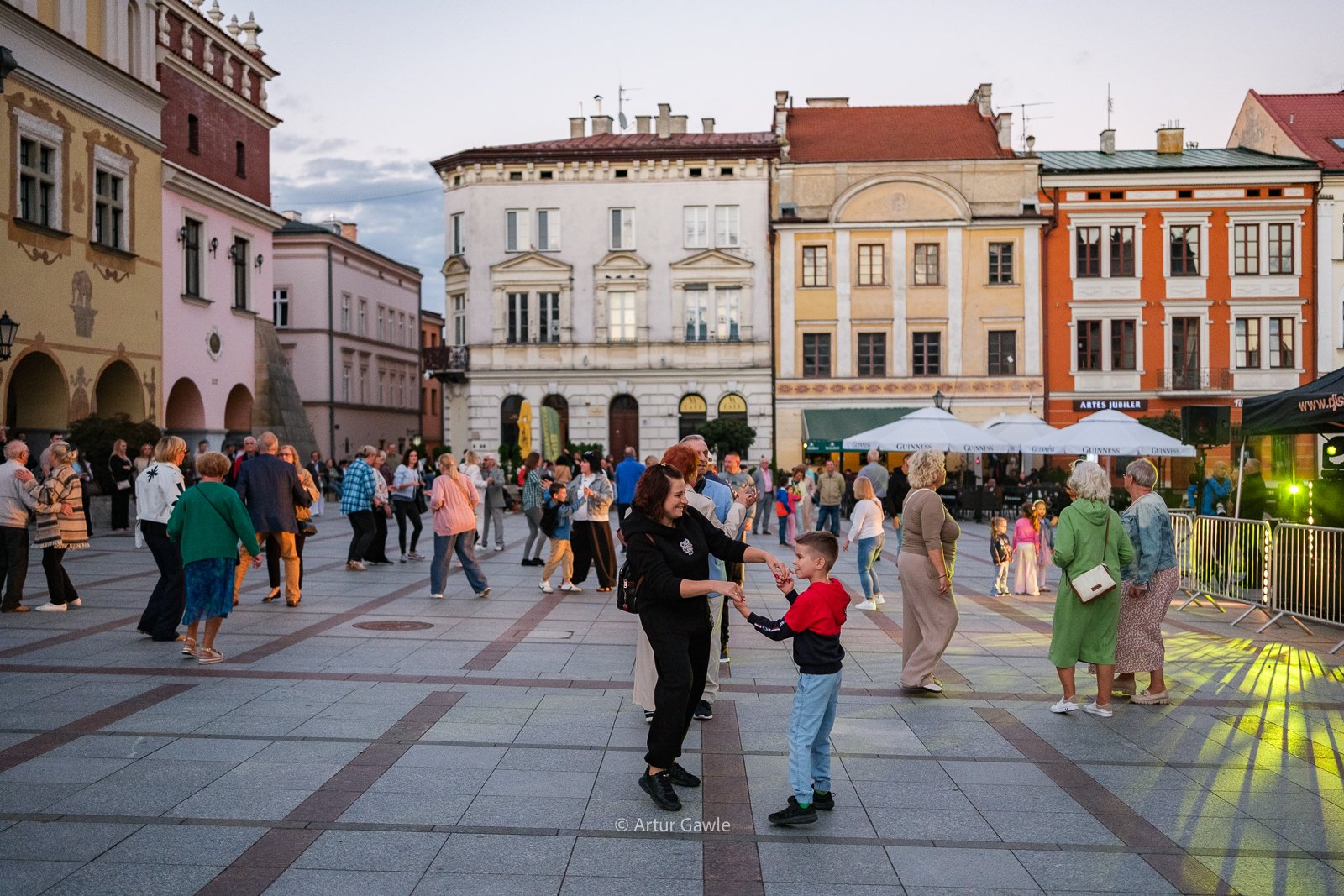 Potańcówka na Rynku z Dj-ską Ferajną [zdjęcia]