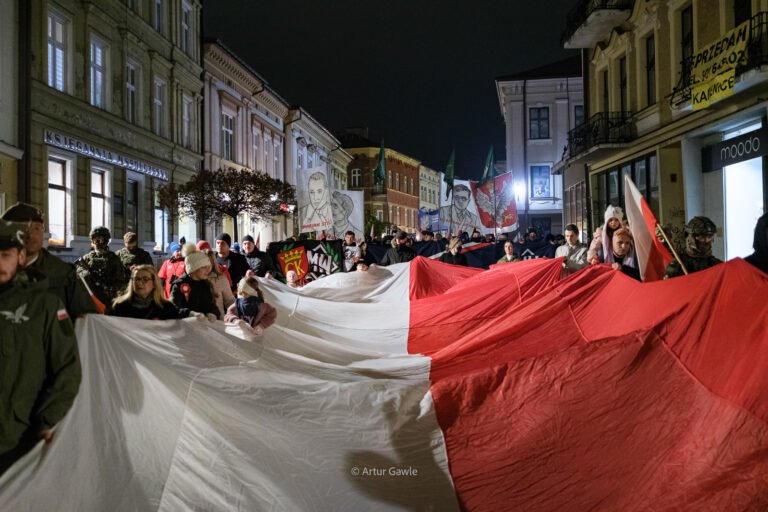 Marsz Niepodległości przeszedł ulicami Tarnowa [zdjęcia]