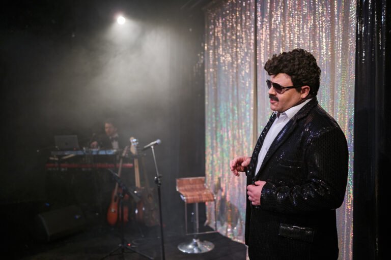 Opowieść o życiu i emocjach Krzysztofa Krawczyka na Małej Scenie tarnowskiego teatru [zdjęcia]