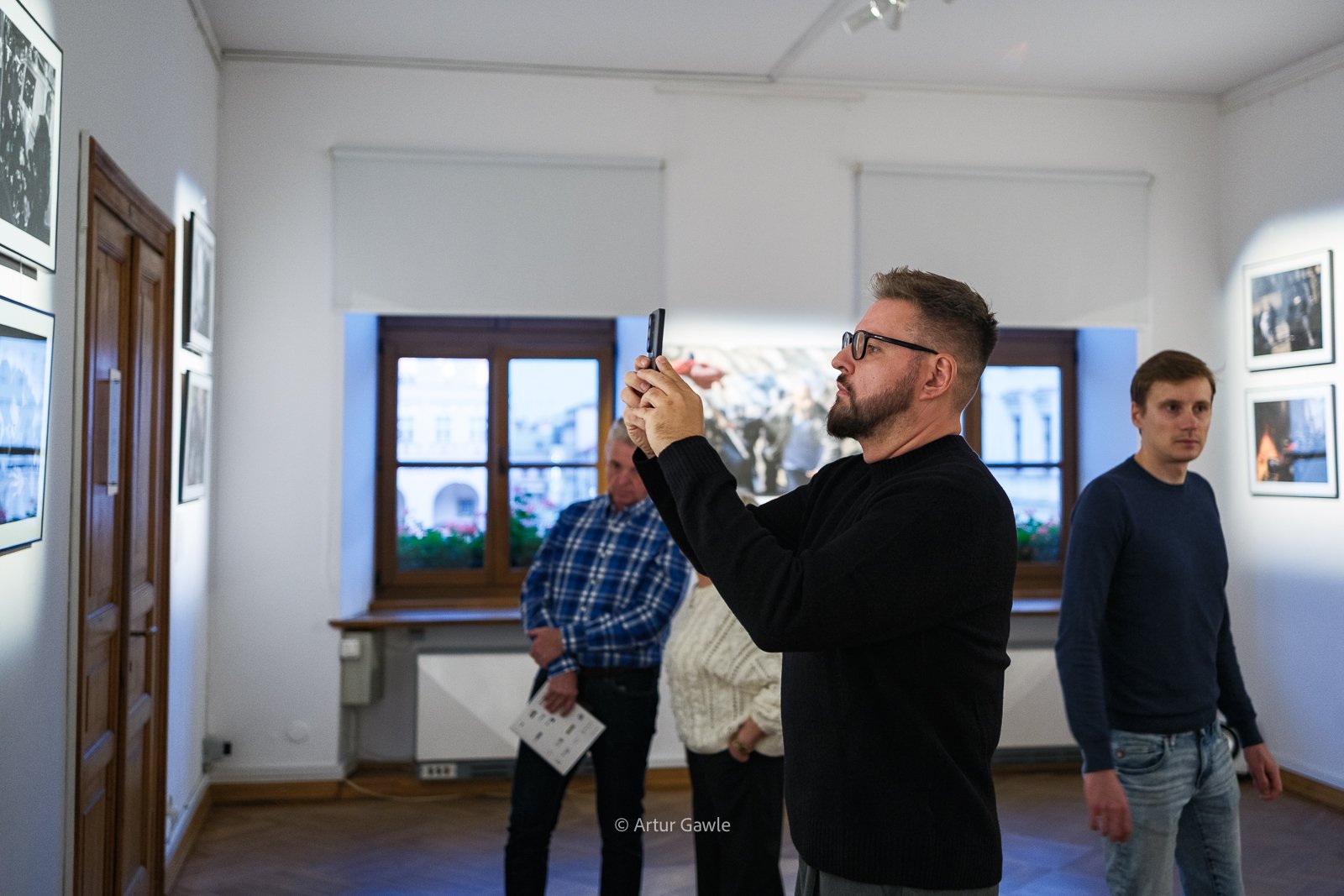 „Zrozumieć życie” – nowa wystawa w Tarnowskim Centrum Kultury [zdjęcia]